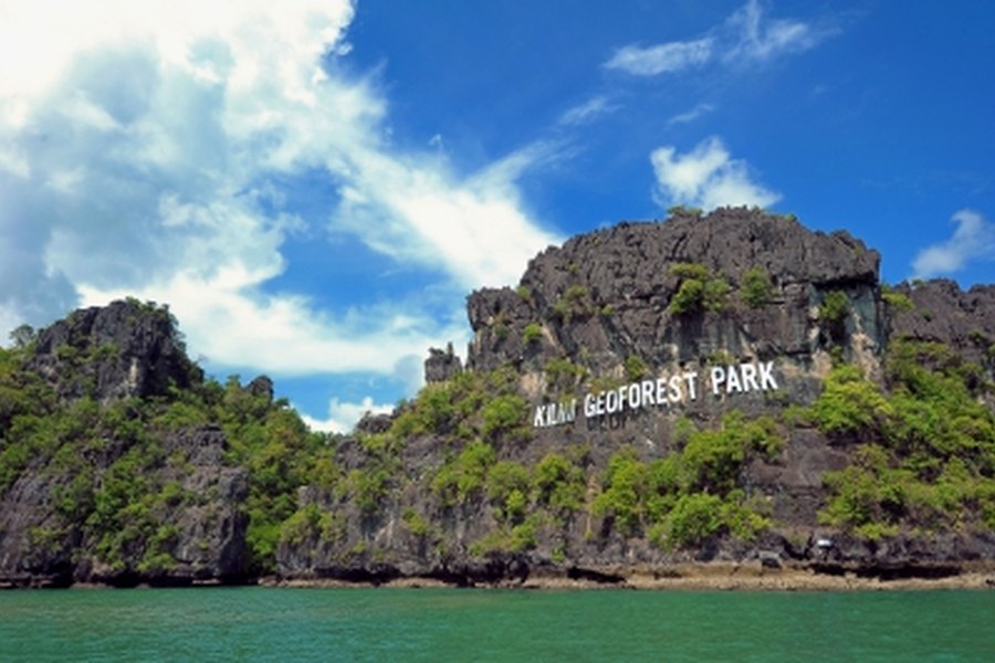 Известняковые скалы Kilim Geoforest Park на Лангкави